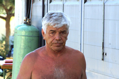 Portraits (146)
